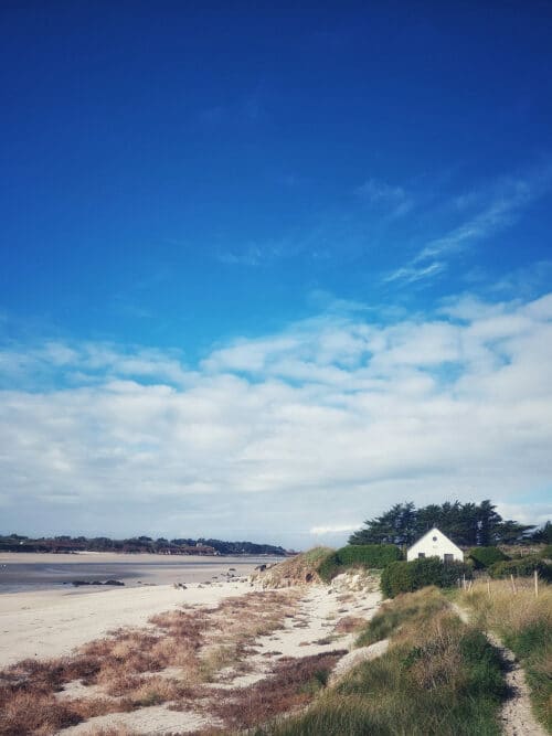 Randonnée GR34 à Kerlouan, Bretagne : Le guide complet Kerlouan La Villa sur la Baie