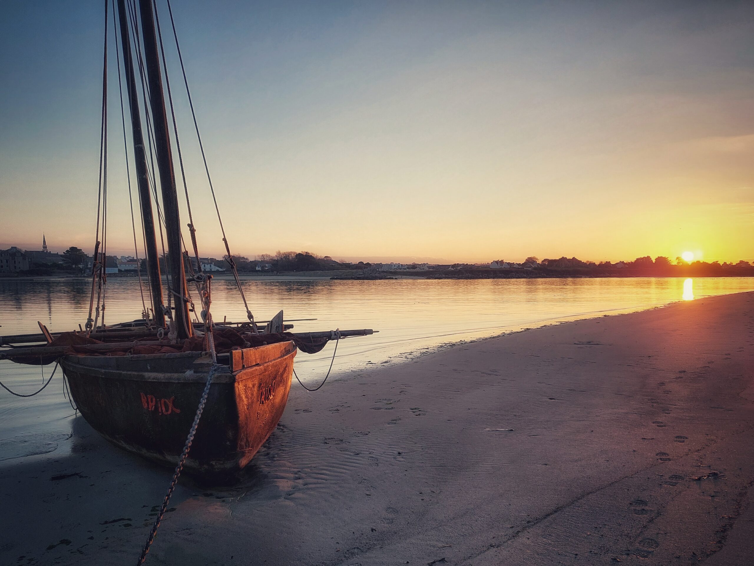 Randonnée GR34 à Kerlouan, Bretagne : Le guide complet Kerlouan La Villa sur la Baie